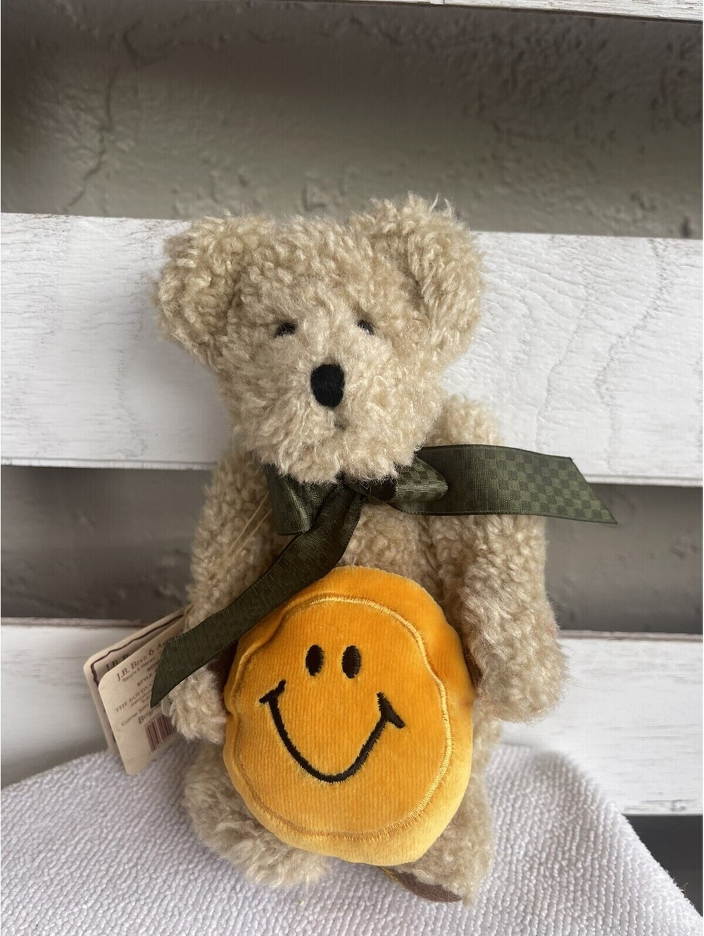 Boyds Bears 8 in โSonnyโ Style #903023 Retired Boy Holding Smiley Pillow.